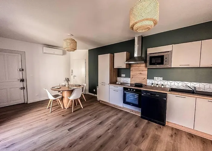 T2 Le Miredames * Кастр